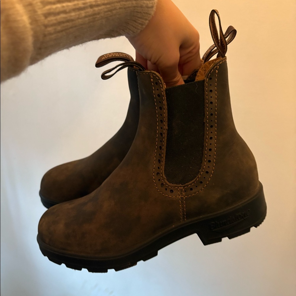 Brand New Blundstone Chelsea Boots